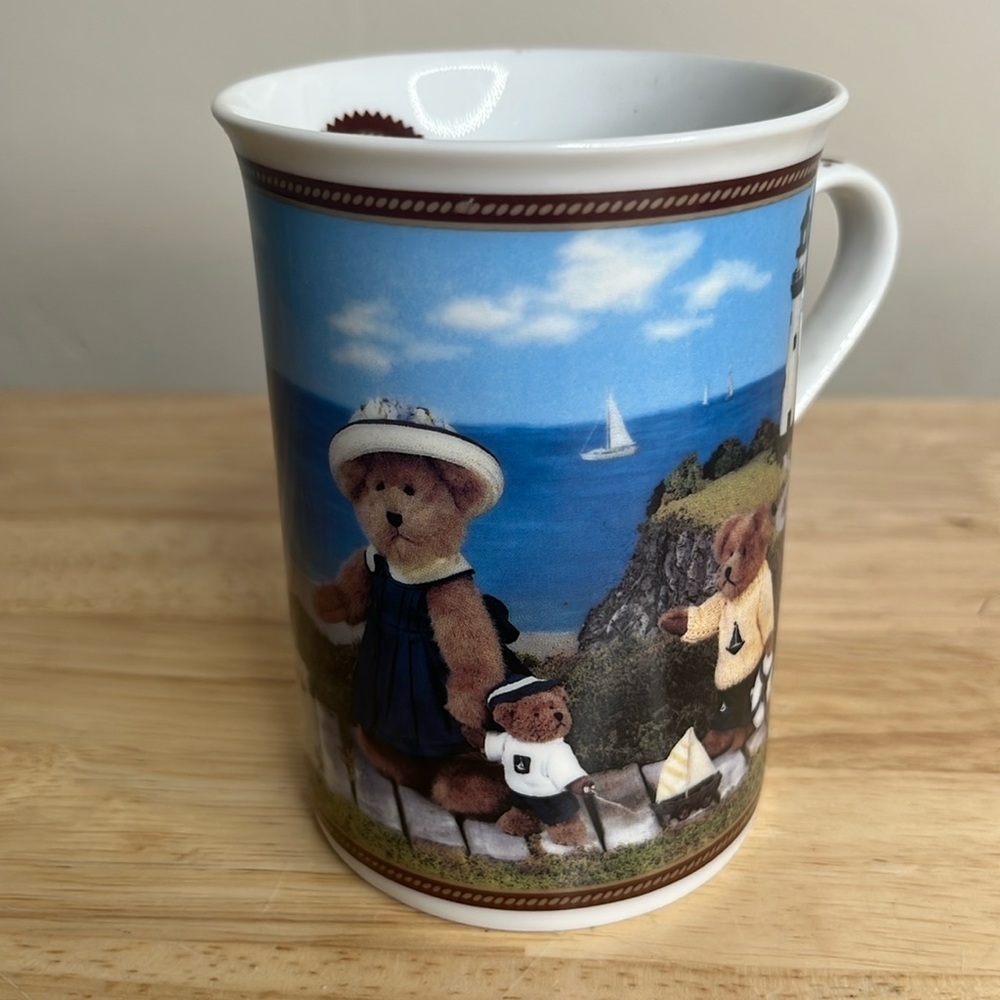 Boyds Bear collector mug Bearfoot at the beach